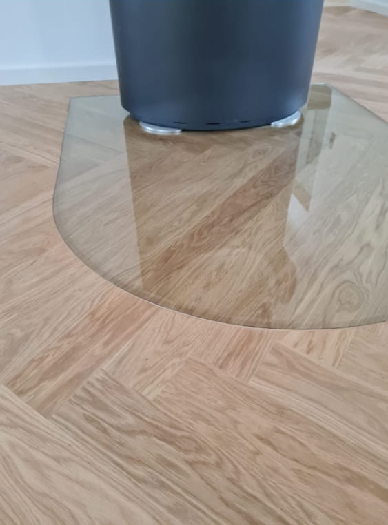 Kamin bodenebene Glasplatte