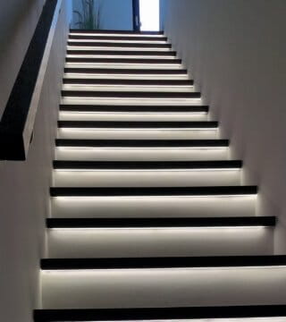 Exklusivleistungen 11 Treppe mit Beleuchtung