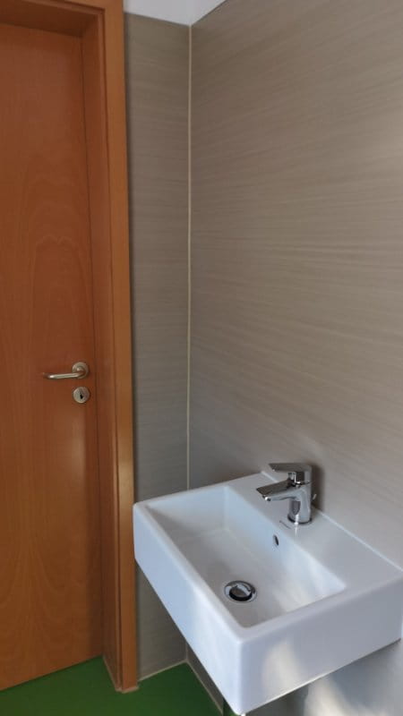 Linoleumbelag Waschbecken