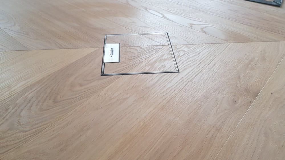 Bodendeckel eingearbeitet