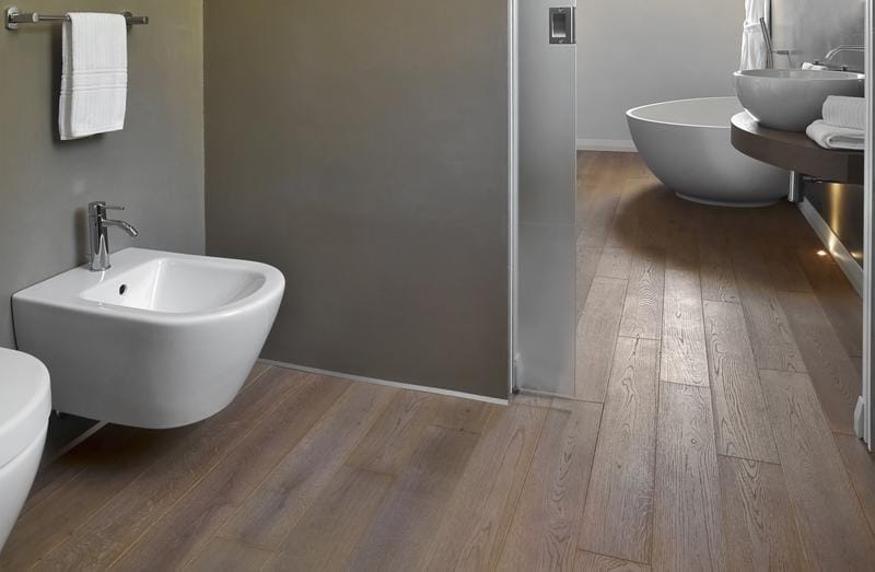 Dusche, WC mit Pakett